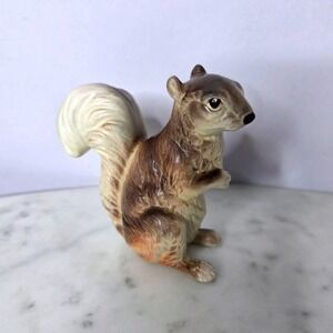 Vtg Enesco Cermic Squirrel Figure Brown Woodland Animal Japan Label 5in midcntry